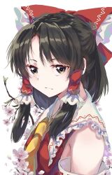 hakurei reimu from touhou by matsukuzu