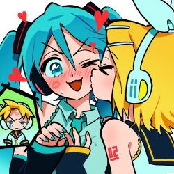 hatsune miku from vocaloid by vivinos