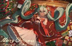 hatsune miku from christmas