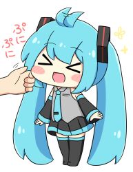 hatsune miku from vocaloid by nukotun