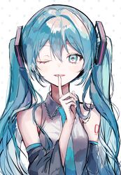 hatsune miku from vocaloid by pipi