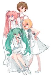 hatsune miku from vocaloid by sanzenhatsuka