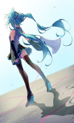 hatsune miku from koi wa sensou (vocaloid) by ponshu (ponshuislife)