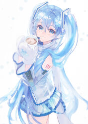 hatsune miku from vocaloid by shutsuri