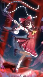 hakurei reimu from touhou