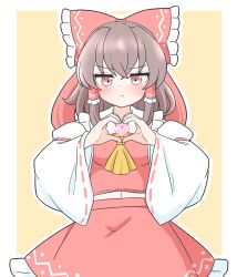 hakurei reimu from touhou by zenji029