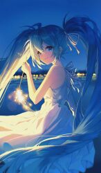 hatsune miku from vocaloid by makucrp