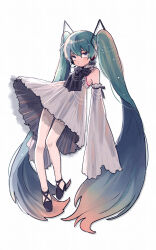 hatsune miku from vocaloid by kouhara yuyu