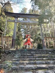 hakurei reimu from touhou