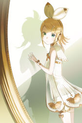 kagamine len from miku symphony (vocaloid)