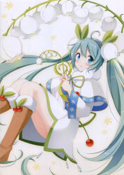 hatsune miku from vocaloid by snowmi