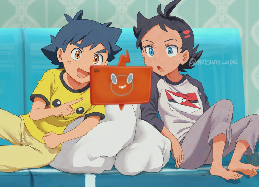 Safebooru - 2boys :d :o ash ketchum barefoot black hair blue eyes
