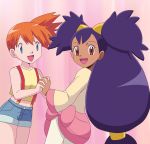  2girls aqua_eyes bare_shoulders bow brown_eyes dark_skin hands_clasped highres holding_hands iris_(pokemon) kasumi_(pokemon) leggings long_hair midriff multiple_girls open_mouth orange_hair pink_background pokemon pokemon_(anime) purple_hair short_hair shorts side_ponytail simple_background smile suspenders tri_tails very_long_hair 