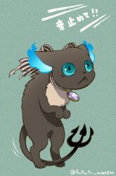  between_legs blue_eyes commentary_request creature ears_down funuyu green_background grim_(twisted_wonderland) highres neck_ribbon no_humans ribbon simple_background tail tail_between_legs translation_request twisted_wonderland 