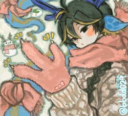  1boy animal_hands bifuteki_(bi_futeki) black_eyes black_hair braid brown_sweater claws dragon_boy dragon_ears dragon_horns dragon_tail eastern_dragon_horns eastern_dragon_tail highres horns long_hair male_focus mittens monster_boy original otoko_no_ko pink_scarf scarf snowman solo sweater tail upper_body very_long_tail 