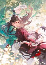 2boys absurdres al_(ahr) arm_around_waist bindi black_hair brown_hair chinese_clothes cowboy_shot falling_leaves flower green_hanfu green_ribbon hair_bun hand_fan hand_on_another's_back hanfu highres holding holding_fan leaf long_hair long_sleeves looking_at_another luo_binghe male_focus multiple_boys open_hand renzha_fanpai_zijiu_xitong ribbon ribboned_xiao_guan shen_qingqiu smile tree white_hanfu wide_sleeves wind wind_lift xiao_guan_(headdress) 
