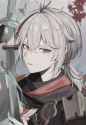  1boy armor bandaged_hand bandages commentary_request crossed_bangs genshin_impact grey_hair hair_between_eyes highres holding holding_sword holding_weapon japanese_armor japanese_clothes kaedehara_kazuha koumimi leaf looking_at_viewer male_focus multicolored_hair parted_lips ponytail red_eyes red_hair simple_background solo streaked_hair sword upper_body weapon 