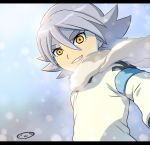  1boy armband fubuki_atsuya grin hakuren inazuma_eleven inazuma_eleven_(series) letterboxed male mizuhara_aki scarf smile soccer_uniform solo yellow_eyes 