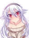  1girl bare_shoulders blush hairband highres long_hair looking_at_viewer red_eyes solo suterii v_arms 