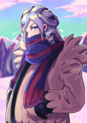  1boy androgynous blue_eyes blue_scarf blue_sky blurry breath clouds coat cold colored_eyelashes commentary_request covering_own_mouth depth_of_field grusha_(pokemon) half_updo hands_in_pockets highres long_hair looking_down looking_to_the_side male_focus mountain otyumamii pokemon pokemon_sv red_scarf scarf sky snow solo striped_clothes striped_scarf upper_body yellow_coat 