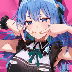  1girl black_choker black_dress blue_eyes blue_hair choker collared_dress colored_inner_hair double-parted_bangs double_w dress green_ribbon grin hair_between_eyes hair_ribbon hands_up hashtag-only_commentary highres hololive hoshimachi_suisei hoshimachi_suisei_(casual) lace lace_choker lace_sleeves long_hair looking_at_viewer multicolored_hair nail_polish neck_ribbon official_alternate_costume official_alternate_hairstyle one_side_up orange_nails ribbon scrunchie short_sleeves sidelocks smile solo star_(symbol) star_in_eye symbol_in_eye upper_body virtual_youtuber w wrist_scrunchie zakimpo 
