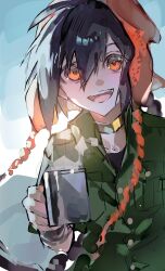  1other absurdres beanie black_hair blue_sky braid braided_ponytail choker collared_shirt cup day earflap_beanie fate/grand_order fate_(series) green_shirt hat highres holding holding_cup looking_at_viewer mura_karuki open_mouth orange_eyes orange_hat other_focus outdoors shirt single_braid sky smile steam upper_body yamato_takeru_(fate) 