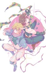  2boys back-to-back battle_tendency belt blonde_hair blue_belt blue_boots blue_gloves boots brown_belt brown_boots brown_hair caesar_anthonio_zeppeli fingerless_gloves gloves grapeichi green_eyes green_gloves green_pants grin hair_ornament headband highres jojo_no_kimyou_na_bouken joseph_joestar joseph_joestar_(young) looking_at_viewer male_focus multiple_boys one_eye_closed pants scarf short_hair smile w white_pants wing_hair_ornament 