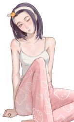  1girl absurdres breasts camisole chainsaw_man character_hair_ornament character_print grey_eyes hair_ornament hairband hello_kitty hello_kitty_(character) highres knee_up one_eye_closed pants pink_pants pochita_(chainsaw_man) purple_hair reze_(chainsaw_man) sanrio simple_background sleepy small_breasts solo white_background white_camisole white_hairband xyanaid 