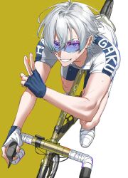  1boy bicycle bike_shorts closed_mouth fingerless_gloves gloves hair_between_eyes highres kaohom_pa kuroda_yukinari looking_at_viewer male_focus multicolor-tinted_eyewear multicolored_gloves riding riding_bicycle short_hair simple_background solo sweat teeth tinted_eyewear two-tone_background upper_body v white_background white_hair yellow_background yowamushi_pedal 