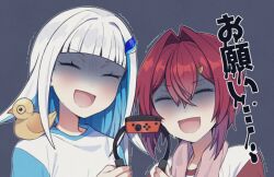  2girls :d ange_katrina animal_on_shoulder bird bird_on_shoulder blue_hair blue_sleeves blunt_bangs blush closed_eyes colored_inner_hair commentary_request dot_nose double-parted_bangs grey_background hair_between_eyes hair_intakes hair_ornament hand_up holding_together joy-con lize_helesta long_bangs long_hair matching_outfits mitsumine_(ookami_no_oyashiro) monocle multicolored_hair multiple_girls nijisanji red_hair red_sleeves ring-con sebastian_piyodore shirt short_hair smile t-shirt towel towel_around_neck translation_request trembling turn_pale two-tone_hair very_long_hair virtual_youtuber white_hair white_shirt yellow_bird 