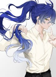  1boy alternate_hairstyle antenna_hair arms_up belt belt_buckle black_belt black_pants blue_hair buckle collared_shirt commentary_request cowboy_shot flins_(genshin_impact) genshin_impact gradient_hair grey_background hair_up highres index_finger_raised long_sleeves looking_to_the_side male_focus multicolored_hair pants parted_bangs parted_lips ponytail sahi00000 shirt shirt_tucked_in sideways_glance simple_background solo white_hair white_shirt wing_collar yellow_eyes 