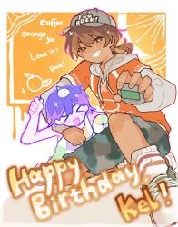  >_< 2boys :d ;d ankle_socks arm_around_neck arm_up bare_arms bare_shoulders barefoot baseball_cap blue_shorts border bright_pupils brown_eyes brown_hair camouflage camouflage_shorts character_name checkered_clothes checkered_shirt clothes_writing colored_skin commentary converse dark-skinned_male dark_skin double-parted_bangs double_horizontal_stripe drawstring dual_persona english_text fingernails food fruit full_body green_shoes grey_hat grey_hoodie grin hair_behind_ear hair_between_eyes happy_birthday hapr_(noneprice) hat hector_(omori) highres holding holding_toy hood hood_down hoodie inset_border kel_(birthday)_(omori) kel_(faraway)_(omori) kel_(headspace)_(omori) kel_(omori) layered_sleeves leg_hair long_sleeves looking_at_viewer low_ponytail male_focus multiple_boys official_alternate_costume official_alternate_hairstyle omori on_one_knee one_eye_closed open_mouth orange_(fruit) orange_background orange_shirt orange_slice outline outside_border pink_outline ponytail puffy_long_sleeves puffy_sleeves purple_hair rock shadow shirt shoelaces shoes short_hair short_over_long_sleeves short_ponytail short_sleeves shorts simple_background sleeveless sleeveless_shirt smile socks symbol-only_commentary tongue toy white_border white_pupils white_shorts white_skin white_socks yellow_outline 