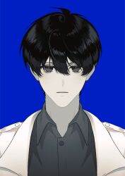  1boy :| aegyo_sal akigawasou black_eyes black_hair black_shirt closed_mouth coat collared_shirt commentary deadpan double-parted_bangs hair_between_eyes highres kim_dokja looking_at_viewer male_focus omniscient_reader&#039;s_viewpoint open_clothes open_coat portrait shirt short_hair solo straight-on symbol-only_commentary white_coat 