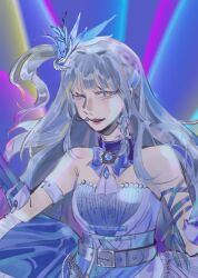  1girl arm_belt arm_ribbon belt belt_buckle black_belt blue_belt blue_bow blue_bowtie blue_choker blue_dress blue_eyes blue_gemstone blue_ribbon bow bow_choker bowtie braid brooch buckle chinese_commentary choker colored_eyelashes commentary_request cowboy_shot dress feather_hair_ornament feathers floating_clothes gem grey_hair hair_ornament hair_ribbon happy headset highres idol infinity_nikki jewelry lipstick long_hair makeup multicolored_eyes multiple_belts nikki_(series) one_eye_closed one_side_up open_mouth pink_lips pleated_dress pointy_nose purple_dress purple_ribbon ribbon sidelocks single_braid smile solo stage stage_lights standing starry_nocturne_(infinity_nikki) strapless strapless_dress studded_belt two-tone_dress two-tone_eyes very_long_hair wavy_hair wing_hair_ornament yellow_eyes yijunren29248 