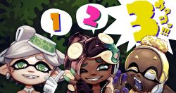  3girls black_hair blonde_hair colored_extremities commentary_request cross-shaped_pupils dark-skinned_female dark_skin earrings eyebrows_hidden_by_hair fingerless_gloves forehead frye_(deep_cut_outfit)_(splatoon) frye_(splatoon) gloves gradient_hair green_background green_eyes grey_hair grin half-closed_eye highres inkling jewelry marie_(splatoon) marie_(squid_sisters_outfit)_(splatoon) marina_(off_the_hook_outfit)_(splatoon) marina_(splatoon) mole mole_under_eye mole_under_mouth motion_lines multicolored_hair multiple_girls octoling one_eye_closed pointy_ears raised_eyebrow sakkan short_eyebrows smile splatoon_(series) splatoon_1 splatoon_2 splatoon_3 symbol-shaped_pupils thick_eyebrows very_dark_skin white_gloves yellow_eyes 