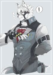  ! 1boy absurdres animal_ear_fluff animal_ears bicep_strap body_fur closed_mouth collared_vest colored_tips commentary_request cowboy_shot ear_wiggle furry furry_male grey_background grey_pants grey_vest highres izm_(izm_rm7) looking_at_viewer male_focus motion_lines multicolored_hair muzzle_(mask) notice_lines pants red_eyes smile solo spoken_exclamation_mark tail tail_belt tail_wagging vest von_lycaon white_fur wolf_boy wolf_ears wolf_tail zenless_zone_zero 