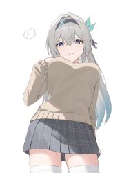  1girl :3 @_(symbol) absurdres blush brown_sweater closed_mouth firefly_(honkai:_star_rail) from_below gradient_eyes gradient_hair green_pupils grey_hair grey_hairband grey_ribbon grey_skirt hair_between_eyes hair_intakes hair_ornament hair_ribbon hairband highres honkai:_star_rail honkai_(series) long_hair multicolored_eyes multicolored_hair nicel pleated_skirt ribbon simple_background skirt smile solo sweater thigh-highs white_background white_thighhighs 