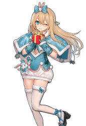  1girl blonde_hair blue_dress blue_eyes blue_hairband christmas_present commentary_request dress fur-trimmed_dress fur_choker fur_trim gift girls'_frontline_2:_exilium girls_frontline hairband highres hiyashiru light_smile long_hair off-shoulder_dress off_shoulder official_alternate_costume one_eye_closed see-through_clothes see-through_sleeves simple_background suomi_(girls'_frontline) suomi_(girls'_frontline_2) suomi_(korvatunturi_pixie)_(girls'_frontline) thigh-highs white_thighhighs 