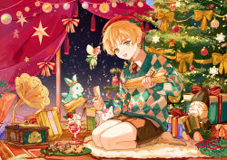 1boy absurdres axis_powers_hetalia blonde_hair blush chinese_commentary christmas christmas_tree commentary_request creature cubed_(houkuaid) fairy gift gingerbread_man green_eyes hat highres holding holding_party_popper long_sleeves looking_at_viewer male_focus necktie open_mouth party_popper phonograph shirt short_hair shorts smile snowing socks stuffed_toy sweater thick_eyebrows united_kingdom_(hetalia) 