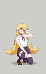  1girl absurdres bakemonogatari bare_shoulders black_choker black_necktie black_shorts black_thighhighs blonde_hair brown_shoes choker collared_shirt cosplay grey_background hand_on_own_face hand_on_own_knee hand_over_eye highres long_hair looking_at_viewer luna_velstra monogatari_(series) necktie on_one_knee oshino_shinobu pointy_ears reze_(chainsaw_man) reze_(chainsaw_man)_(cosplay) reze_dance shirt shoes shorts simple_background sleeveless sleeveless_shirt smile solo thigh-highs very_long_hair white_shirt yellow_eyes zettai_ryouiki 