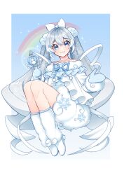  1girl aqua_dress bare_shoulders blush boots bow closed_mouth collarbone commentary_request dress gradient_hair grey_hair hair_between_eyes hair_ornament hatsune_miku highres holding leg_warmers light_blush long_hair looking_at_viewer masumofu multicolored_hair rainbow smile solo twintails very_long_hair vocaloid white_boots white_bow white_dress white_hair white_leg_warmers yuki_miku 