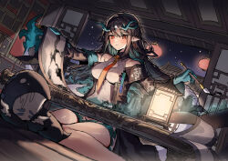  1girl absurdres arknights bitey_(arknights) black_hair colored_extremities colored_skin dragon_girl dragon_horns dragon_tail dusk_(arknights) earrings eastern_dragon_tail green_hands green_horns green_skin hair_over_one_eye highres horns jewelry long_hair molyb multicolored_hair pointy_ears red_eyes solo streaked_hair tail tassel tassel_earrings 