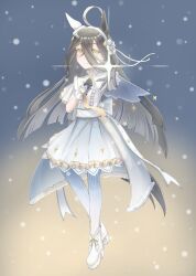  1girl absurdres ahoge animal_ears black_gloves black_hair blush boots cape capelet closed_mouth dress ear_covers gloves hair_between_eyes hairband highres horse_ears horse_girl horse_tail long_bangs long_hair long_hair_between_eyes looking_at_viewer manhattan_cafe_(umamusume) multicolored_hair outstretched_arm pantyhose re1m1 reaching reaching_towards_viewer single_ear_cover smile solo tail umamusume very_long_hair waist_cape white_boots white_cape white_capelet white_dress white_hair white_hairband white_pantyhose yellow_eyes 