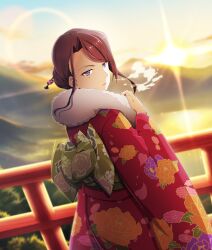  1girl blue_sky breath diffraction_spikes floral_print floral_print_kimono from_behind fur-trimmed_kimono fur_trim furisode game_cg green_sash hair_ornament hairpin hand_up japanese_clothes kimono lake looking_at_viewer looking_back mature_female mole mole_under_eye morning mountain obi official_art pink_lips print_kimono print_sash purple_hair railing red_kimono sash short_hair sidelocks sky solo sunrise takatsu_yukina third-party_source toji_no_miko toji_no_miko:_kizamishi_issen_no_tomoshibi violet_eyes 