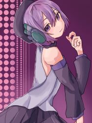  1girl beret black_hat black_skirt black_sleeves closed_mouth collared_shirt contrast_collar detached_sleeves grey_shirt hair_between_eyes hat highres kazandooon looking_at_viewer miniskirt pleated_skirt purple_hair robot_ears shirt short_hair skirt sleeveless sleeveless_shirt smile solo utane_uta utau violet_eyes 
