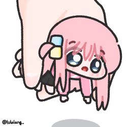  1girl black_skirt blue_eyes bocchi_the_rock! chibi cube_hair_ornament full_body gotoh_hitori hair_ornament highres holding holding_mini_person jacket long_hair lulalang mini_person minigirl one_side_up open_mouth pink_hair pink_jacket simple_background skirt solo_focus twitter_username white_background 