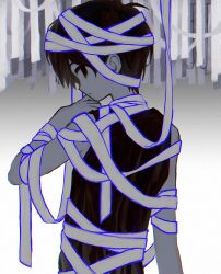  1boy black_eyes black_hair black_tank_top closed_mouth colored_skin commentary expressionless from_behind looking_at_viewer male_focus mummy_costume omori omori_(omori) rou_(h_s_sinrin) short_hair solo tank_top upper_body white_skin 