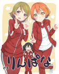  /\/\/\ 3girls black_hair blush bow brown_hair double_v hair_bow haruken hoshizora_rin koizumi_hanayo looking_at_viewer love_live!_school_idol_project multiple_girls open_mouth perspective red_eyes redhead short_hair smile sweatdrop track_suit twintails v violet_eyes wavy_mouth yazawa_nico yellow_eyes 