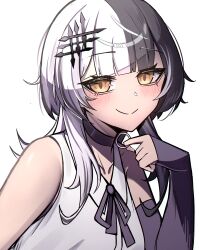  1girl absurdres black_choker black_hair breasts chainsaw_man choker commentary_request cosplay grey_hair hair_ornament highres hololive hololive_english long_hair looking_at_viewer multicolored_hair neck_ribbon reze_(chainsaw_man) reze_(chainsaw_man)_(cosplay) ribbon shiori_novella shirt silva_arts simple_background sleeveless sleeveless_shirt smile solo split-color_hair two-tone_hair virtual_youtuber white_background yellow_eyes 
