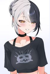  1girl alternate_costume black_choker black_hair black_shirt blue_background blunt_bangs blush breasts choker collarbone commentary crop_top english_commentary eyelashes gradient_background grey_hair highres hololive hololive_english looking_at_viewer medium_breasts medium_hair multicolored_hair noxic orange_hair parted_bangs parted_lips shiori_novella shirt short_sleeves side_part smile solo split-color_hair teeth two-tone_hair upper_body virtual_youtuber white_background yorick_(shiori_novella) 